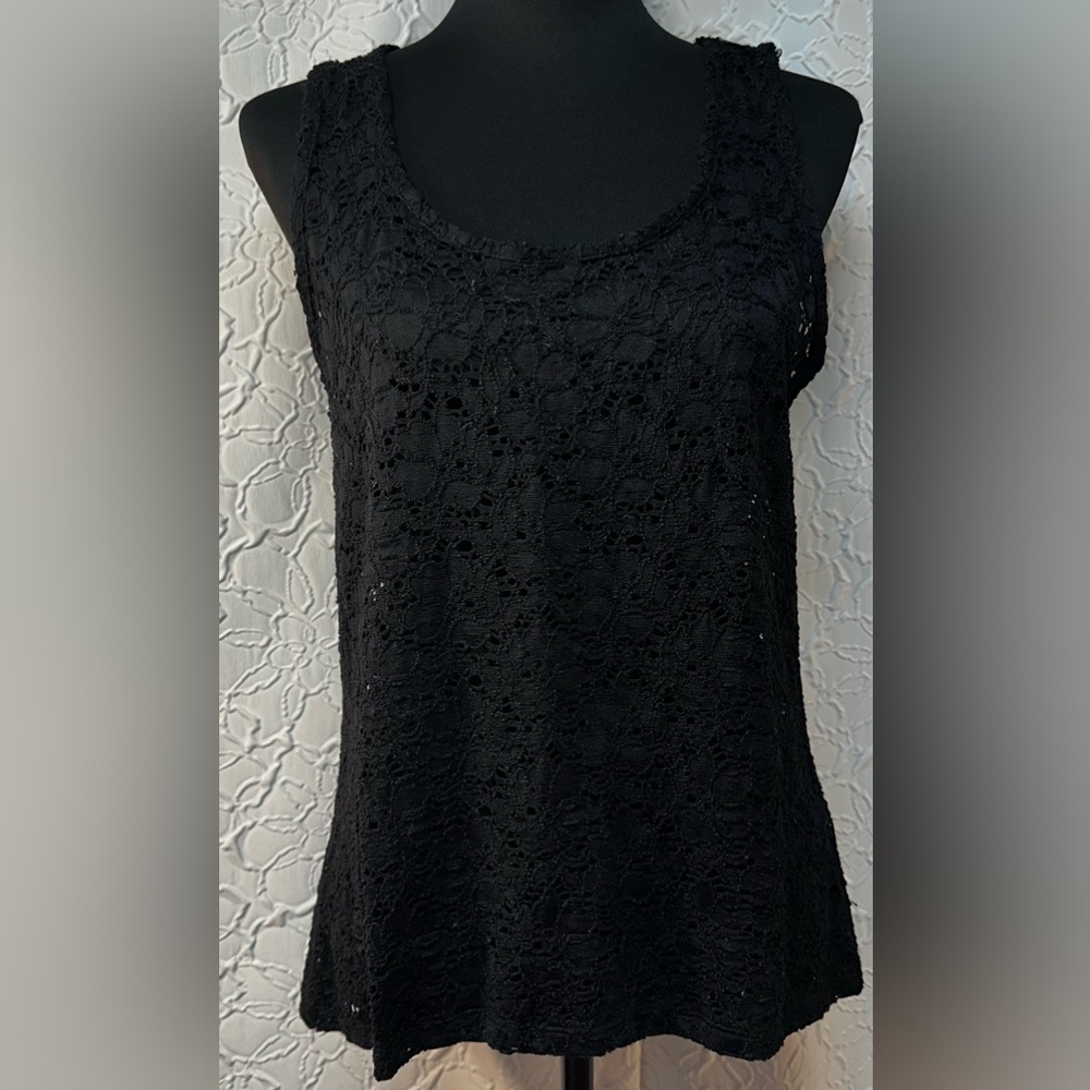 Vanity- Women’s Black Lace Button-Back Sleeveless Blouse (L)